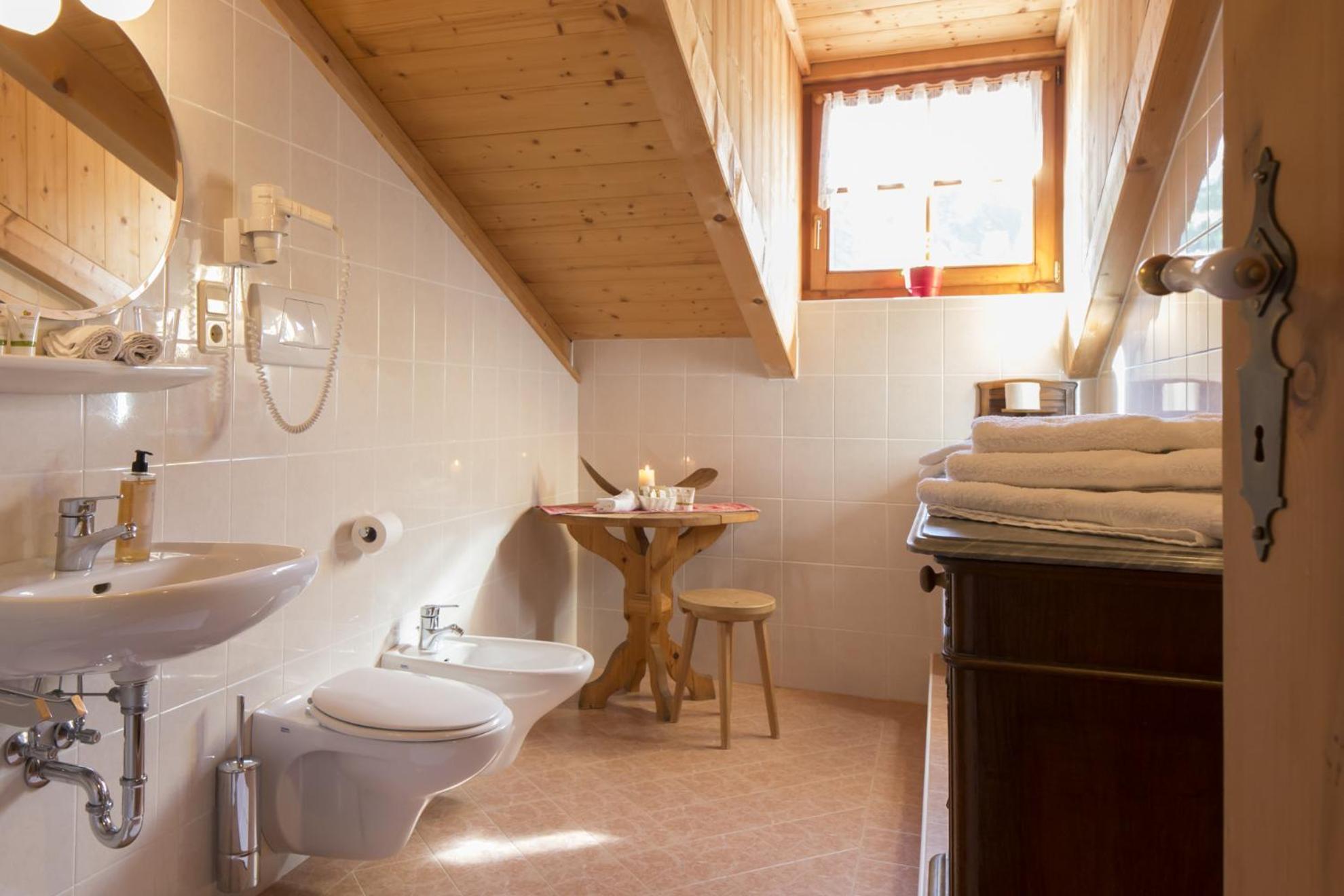 Appartement Pichler Dobbiaco Ruang foto