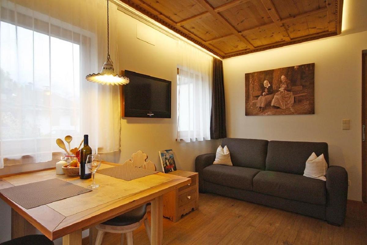 Appartement Pichler Dobbiaco Bagian luar foto